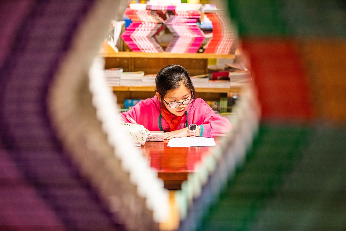 毕节农业学校招生办联系电话是多少