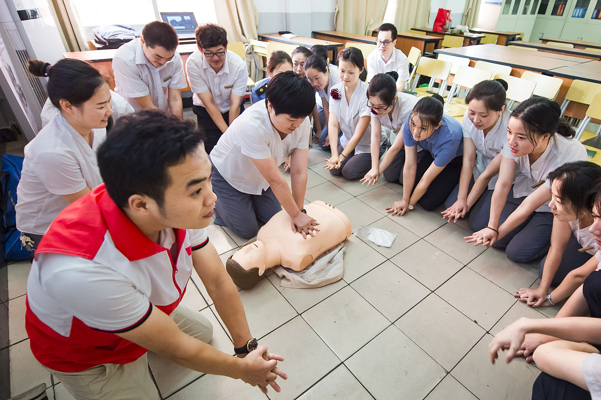 武汉2022年卫校男生适合的专业有哪些？