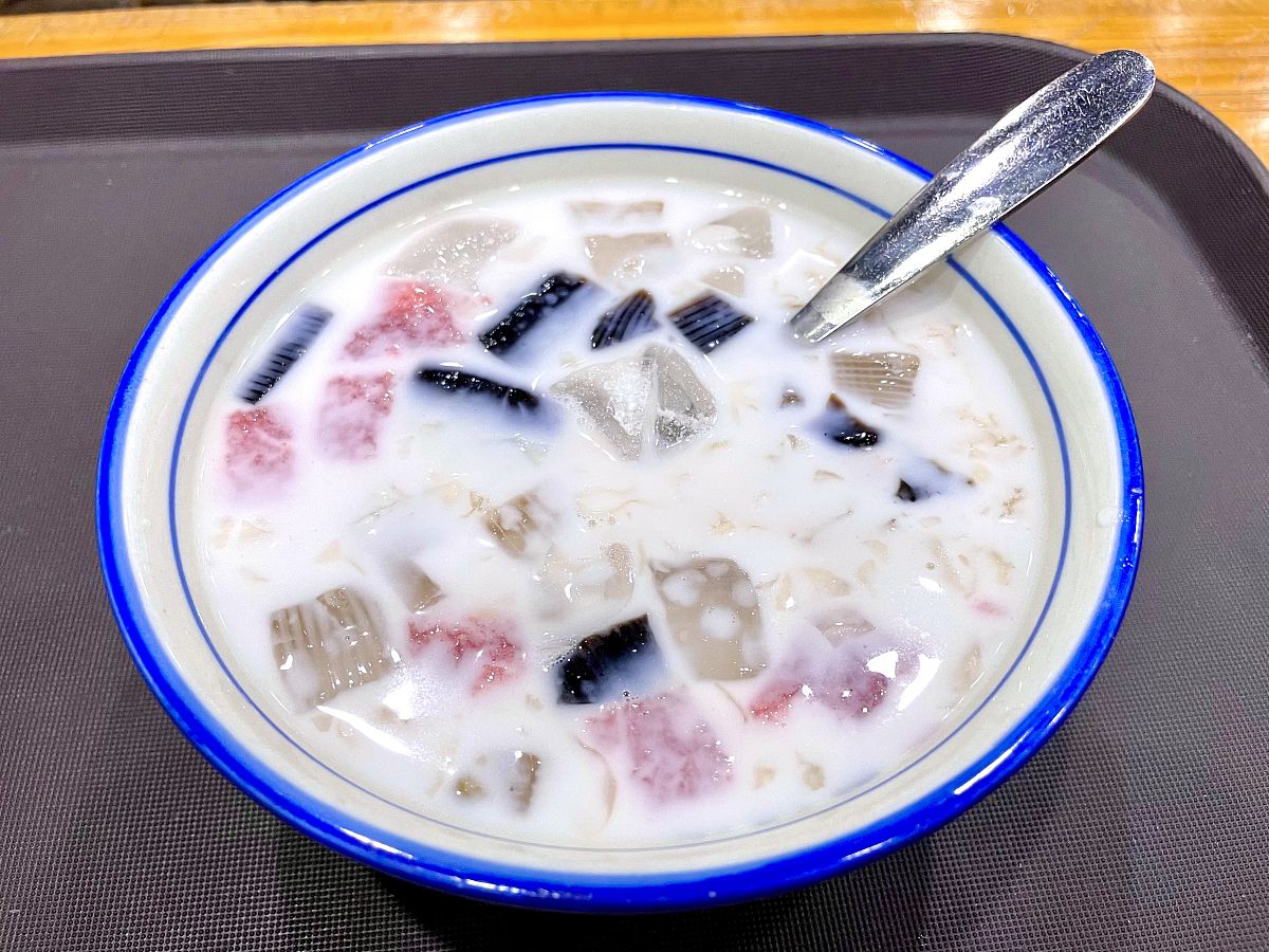 西米椰汁水果的做法_清凉消暑：西米椰汁水果