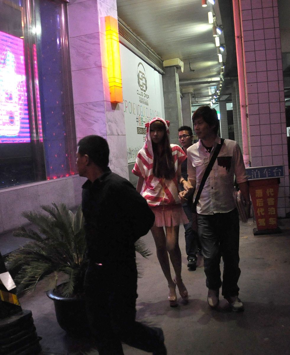 对一个及其厌恶红灯区且从来没去过广州的人初次去广州怎样避开所有的红灯区？