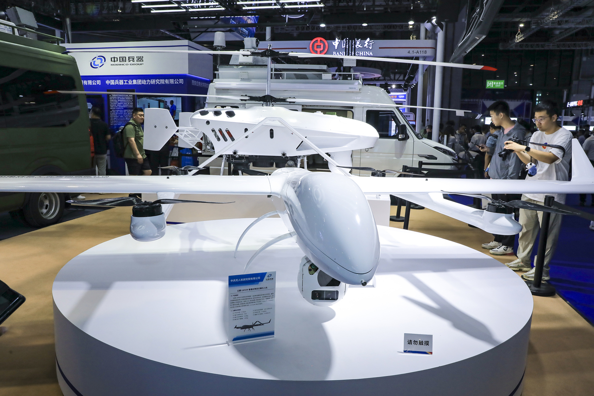 it seems we are witnessing the evolution of drone technology as dajiang continues to reach new heights该英语句子中seems后面不用加that吗