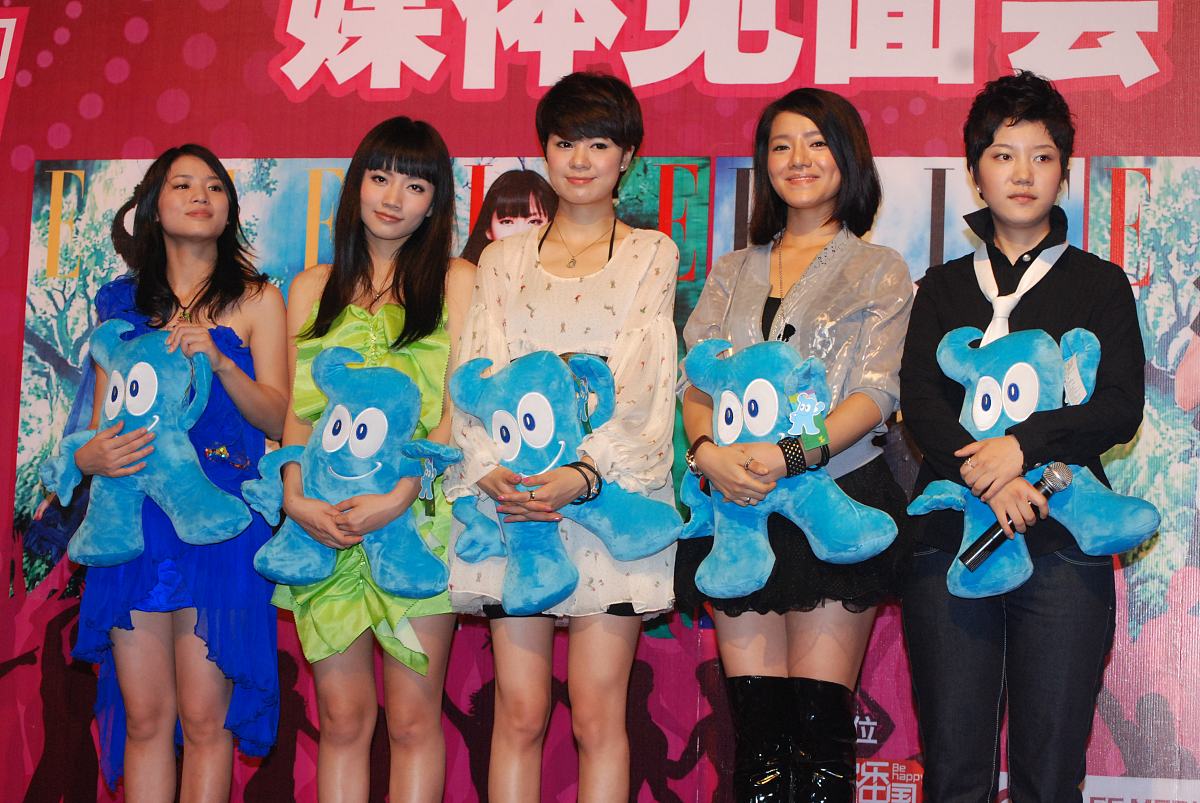 2009年8月16日,上海,快乐女声5强上海见面会.李霄云,郁可唯,刘惜君,江