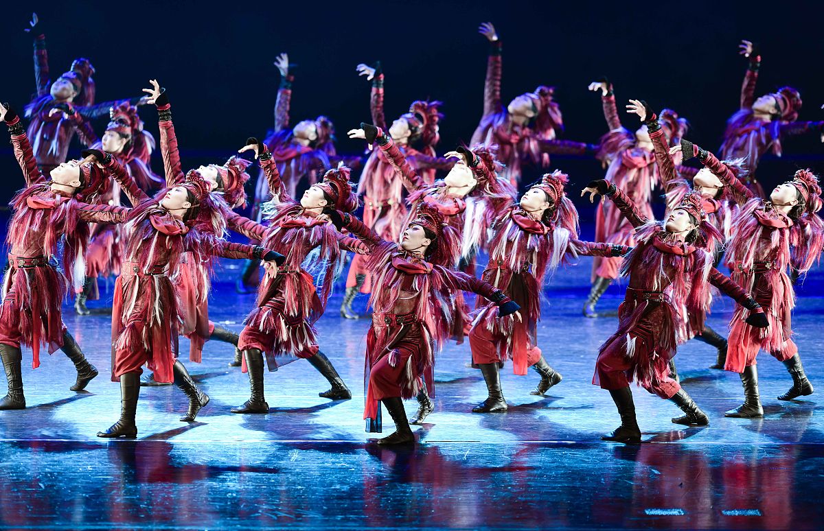 蒙古族艺术风格分析：以《盅碗舞》为例