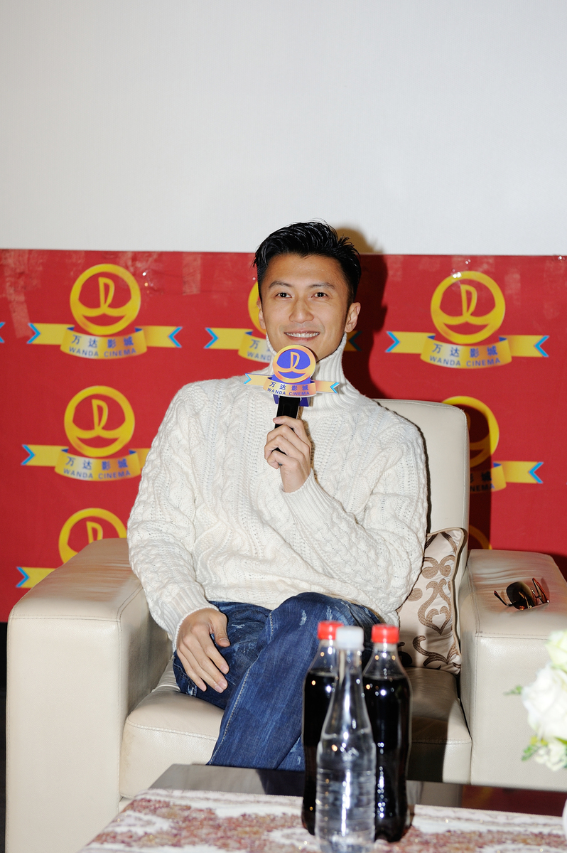 2017年2月4日,辽宁沈阳,<strong>明星</strong>亮相电影《锋味江湖之》.