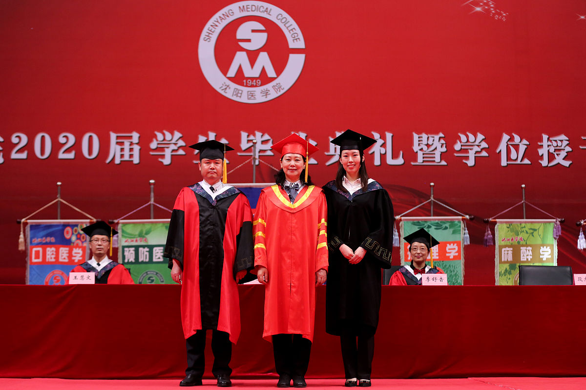 关于《中南财经政法大学研究生院》的介绍每段需要用p标签分为两单段200字左右。