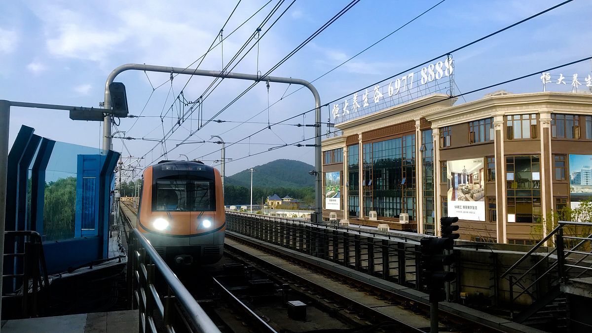 郑州亚圣科技中等专业学校的城市轨道交通运营与管理地铁乘务培养方向