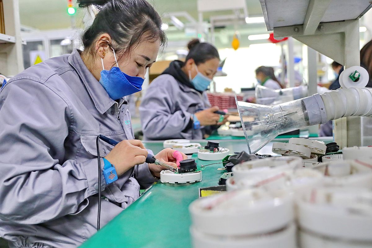 消防法单选题：发现火灾怎么办？