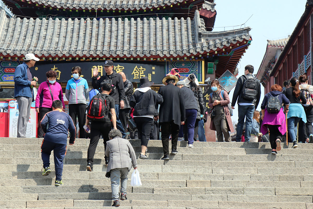 大召旅游区游客吸引力分析：导游服务、语言交流和服务质量