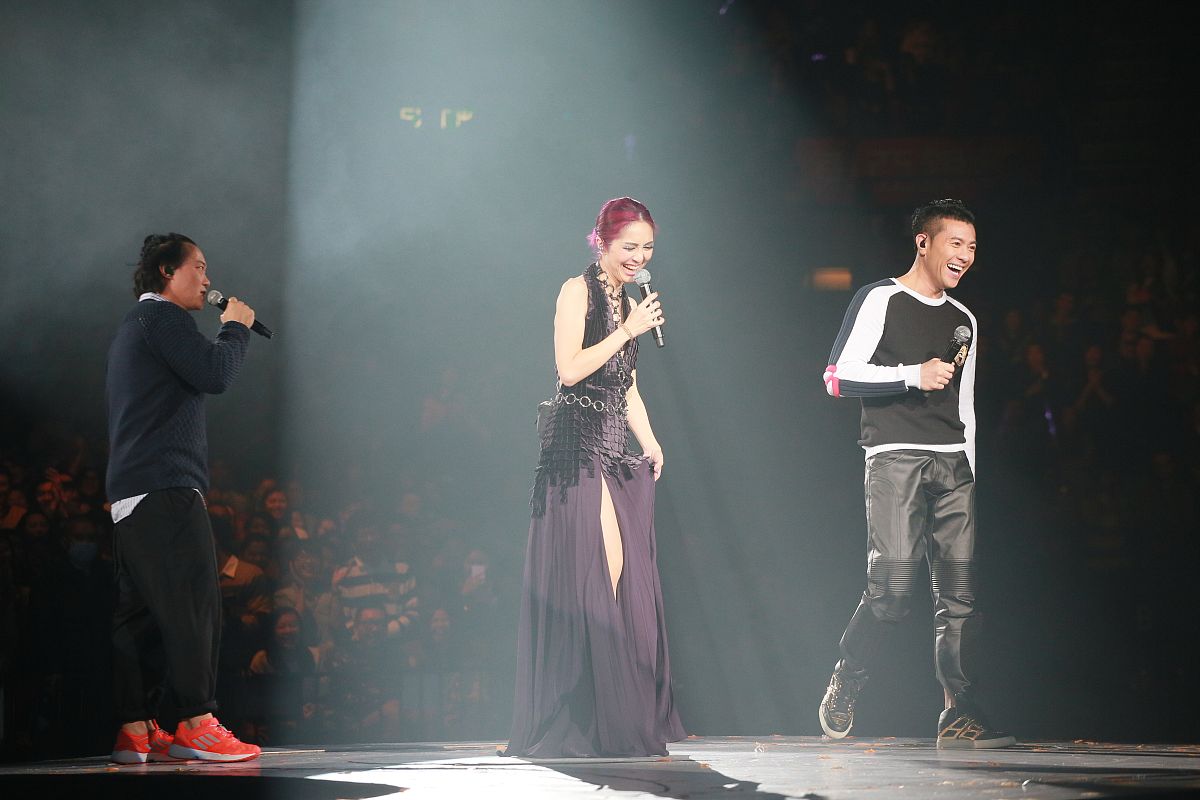 2015年1月31日,香港,杨千?谩把钋?肔et's begin 世界巡?演唱会2015"第
