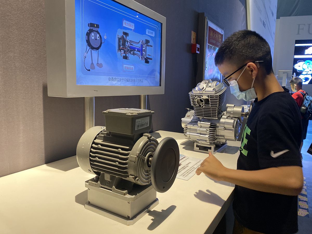 机械设计制造及其自动化专业的AR创新：虚拟装配系统