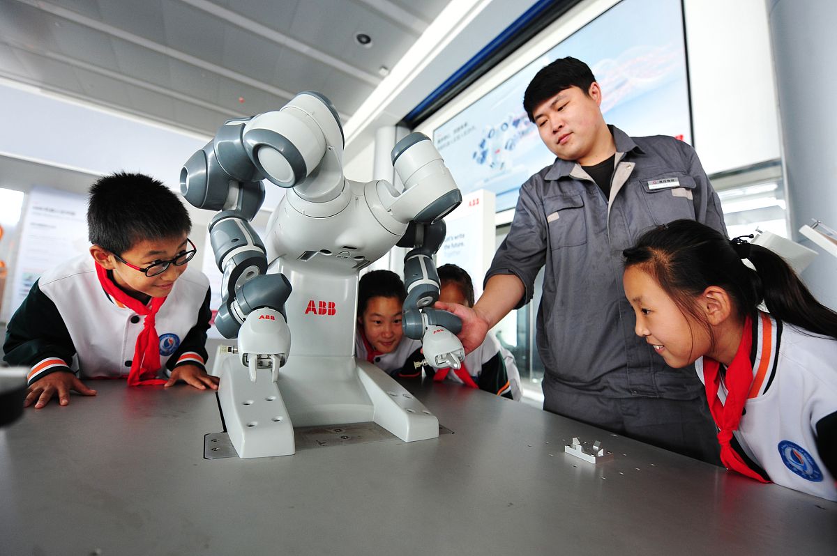 西华人工智能学校工业机器人好不好？有什么招生要求