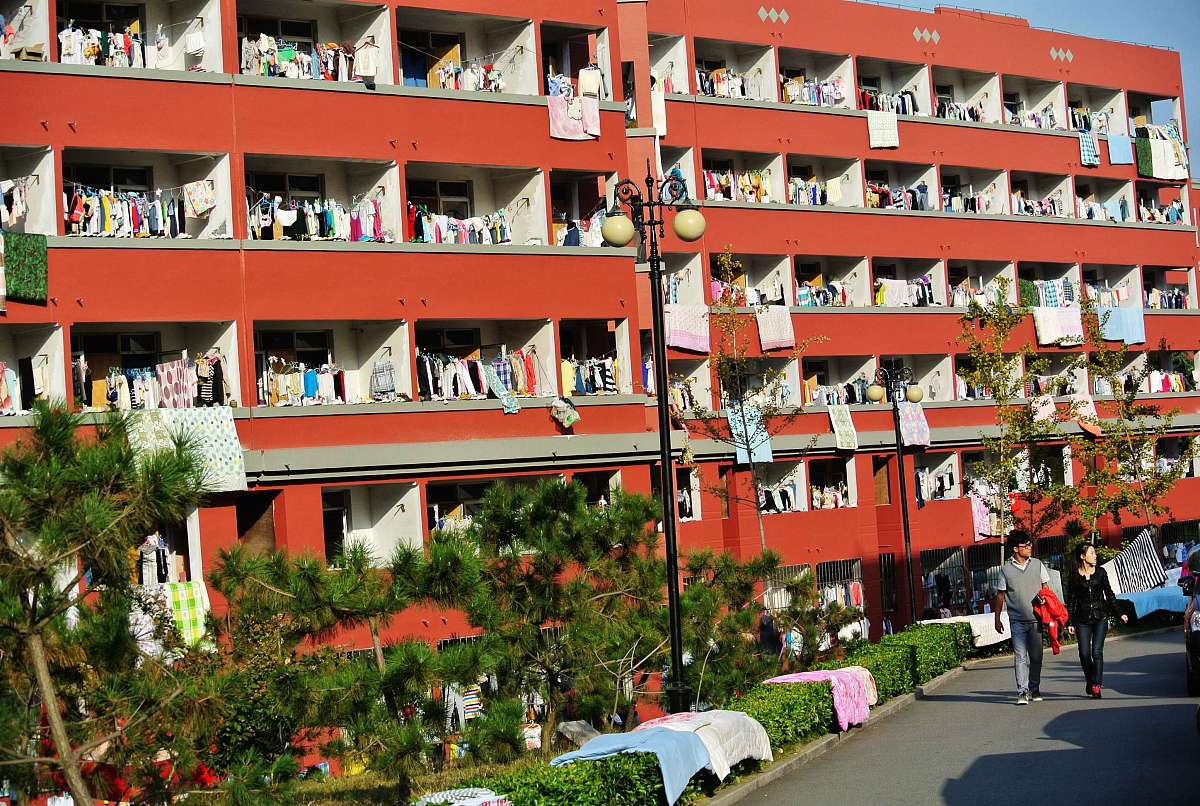 彝良县职业技术高级中学宿舍条件怎么样？- 附学校简介