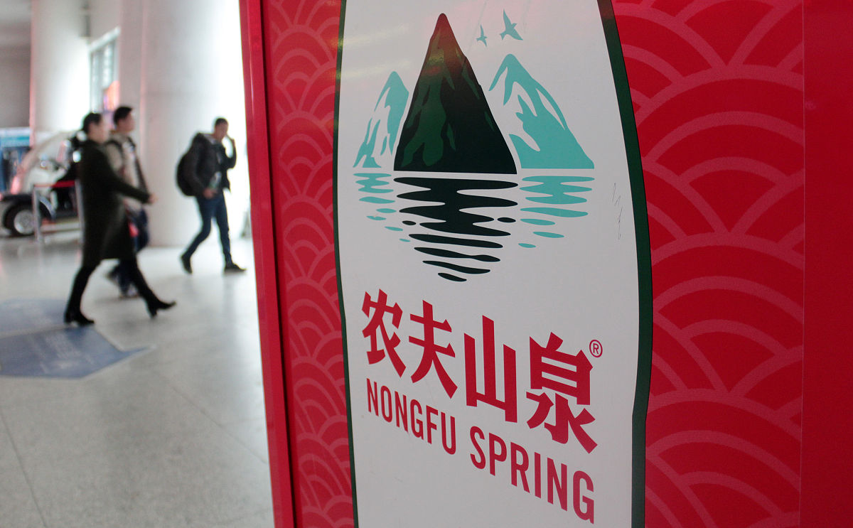 农夫山泉品牌形象塑造策略研究：关键策略解析