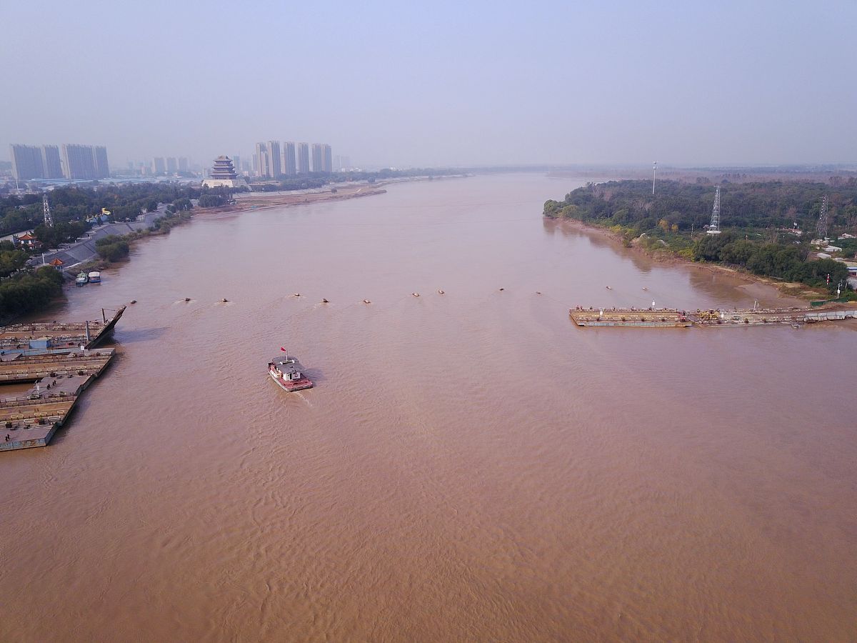 昨日全省无雨；全省水情平稳。今日8时太湖平均331m持平望亭立交出湖521m3s太浦河出湖194m3s梅梁湖、大渲河泵站合计出湖209m3s；常熟枢纽日均排水127m3s琳桥328m下降006m；长江大通35800m3s；洪泽湖蒋坝1296m下降016m东北风3级洪泽湖平均水位1304m下降007m蚌埠闸流量230m3s洪泽湖总出湖流量557m3s；骆马湖2261m下降004m；微山湖3212m下