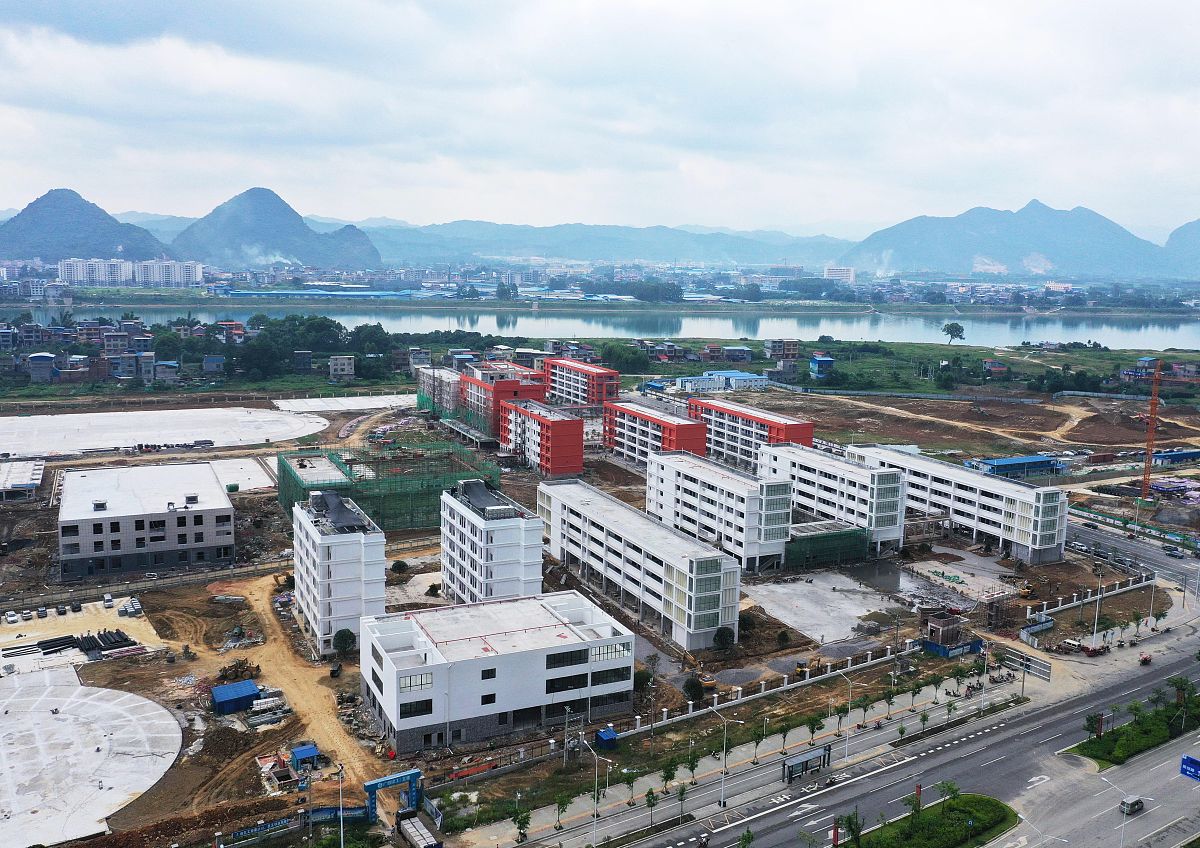 恩平鳌峰中等职业技术学校2022年开设了什么专业