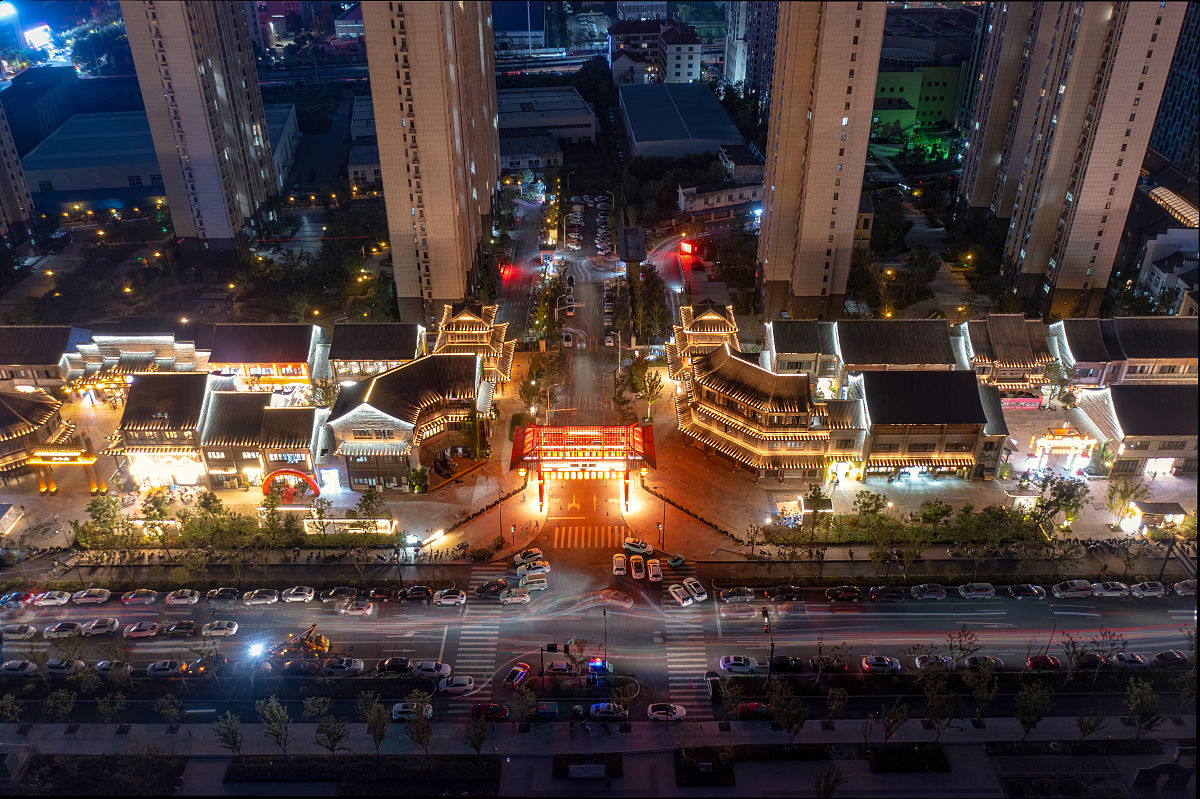 2021年9月12日,合肥,实拍仿宋朝文化商业街贡街夜色.