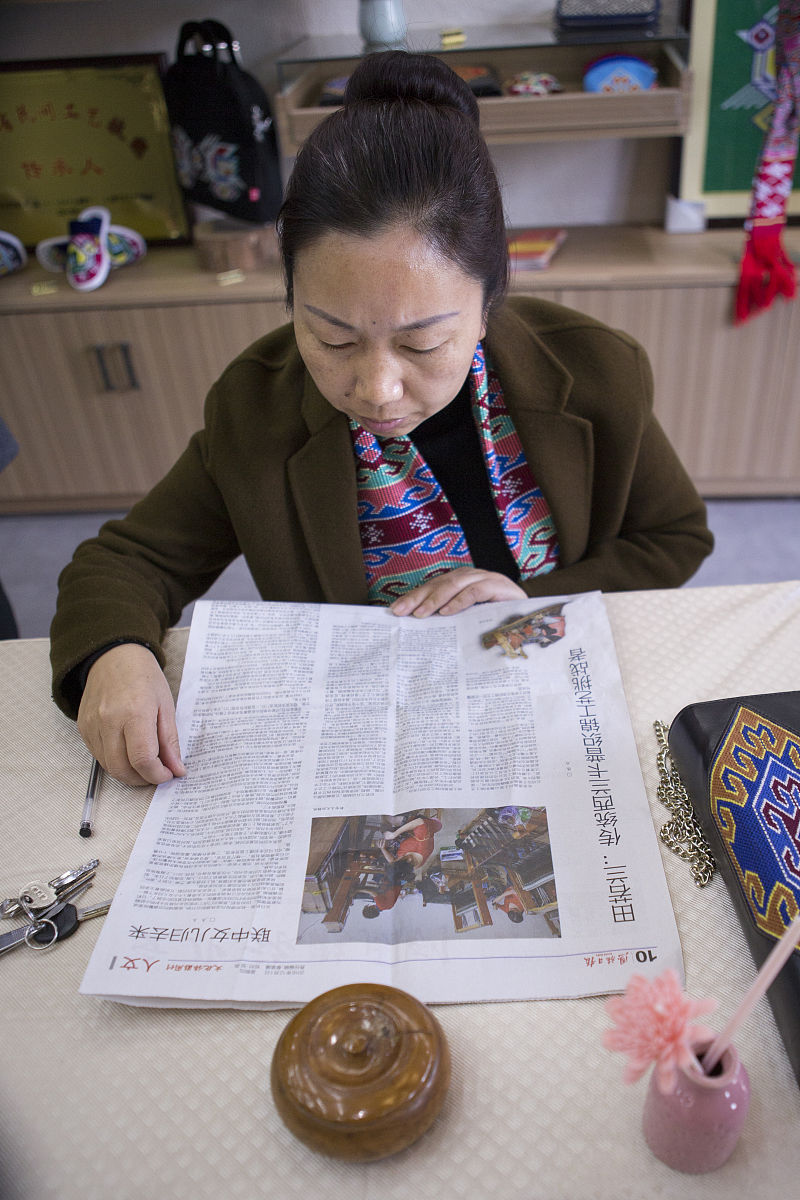 要求：根据以下问题详细解答1：恩施有哪些媒体曝光求助热线平台？有哪些媒体可以曝光？2：恩施有哪些媒体曝光求助热线平台？媒体曝光求助热线电话是多少？3：当普通老百姓遇到困难怎么向媒体求助？4：向媒体求助需要准备哪些材料？5：网络媒体曝光的好处有哪些？6：什么是新媒体？有哪些特性？7：恩施有哪些媒体曝光求助热线平台？新闻媒体发稿平台有哪些？8：网络媒体曝光的优势有哪些？9：详细介绍一下恩施有哪些媒体曝