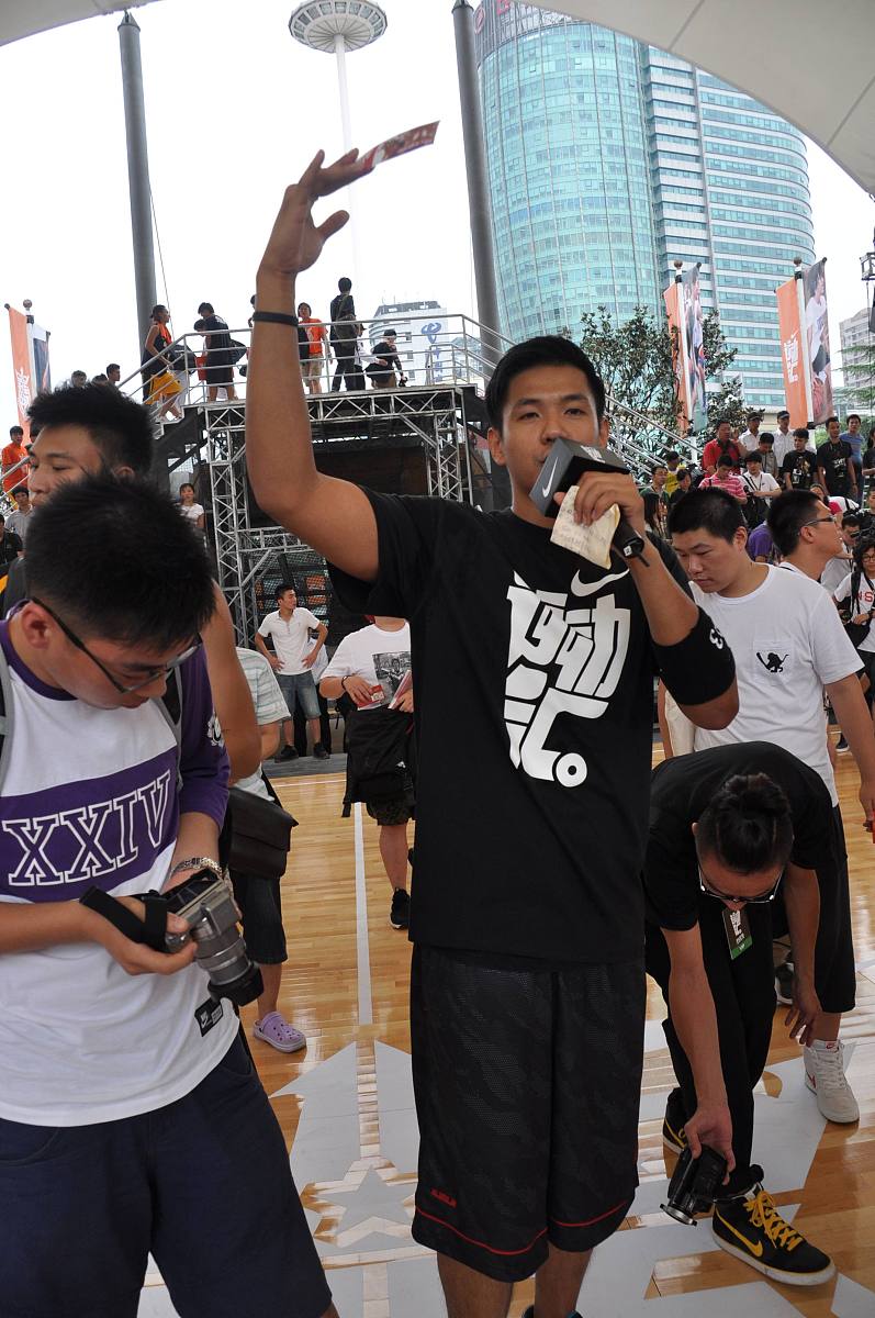 詹姆斯的六历史地位