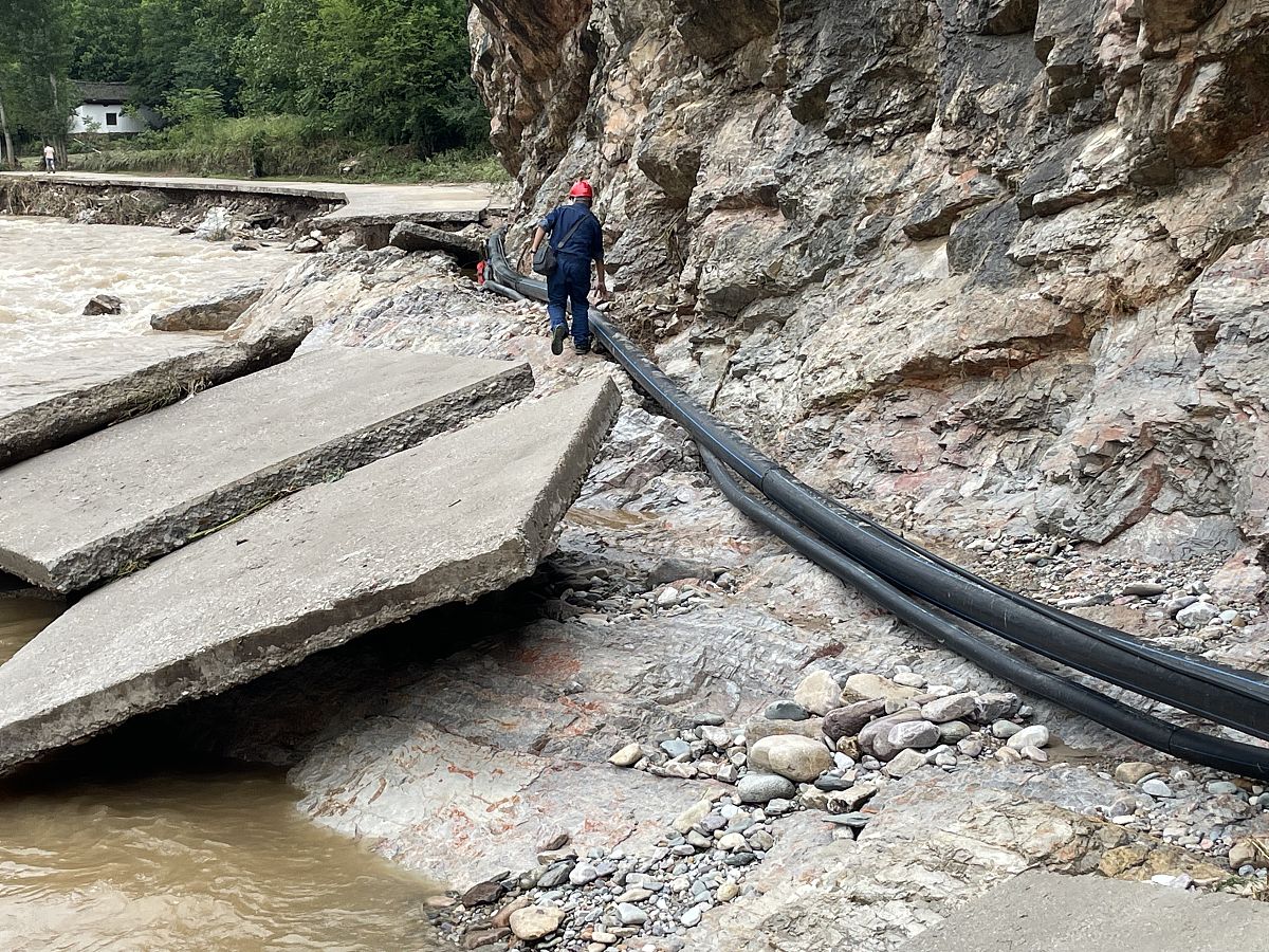延安市水利局走访调查：高碾压混凝土拱坝裂缝成因及修复技术