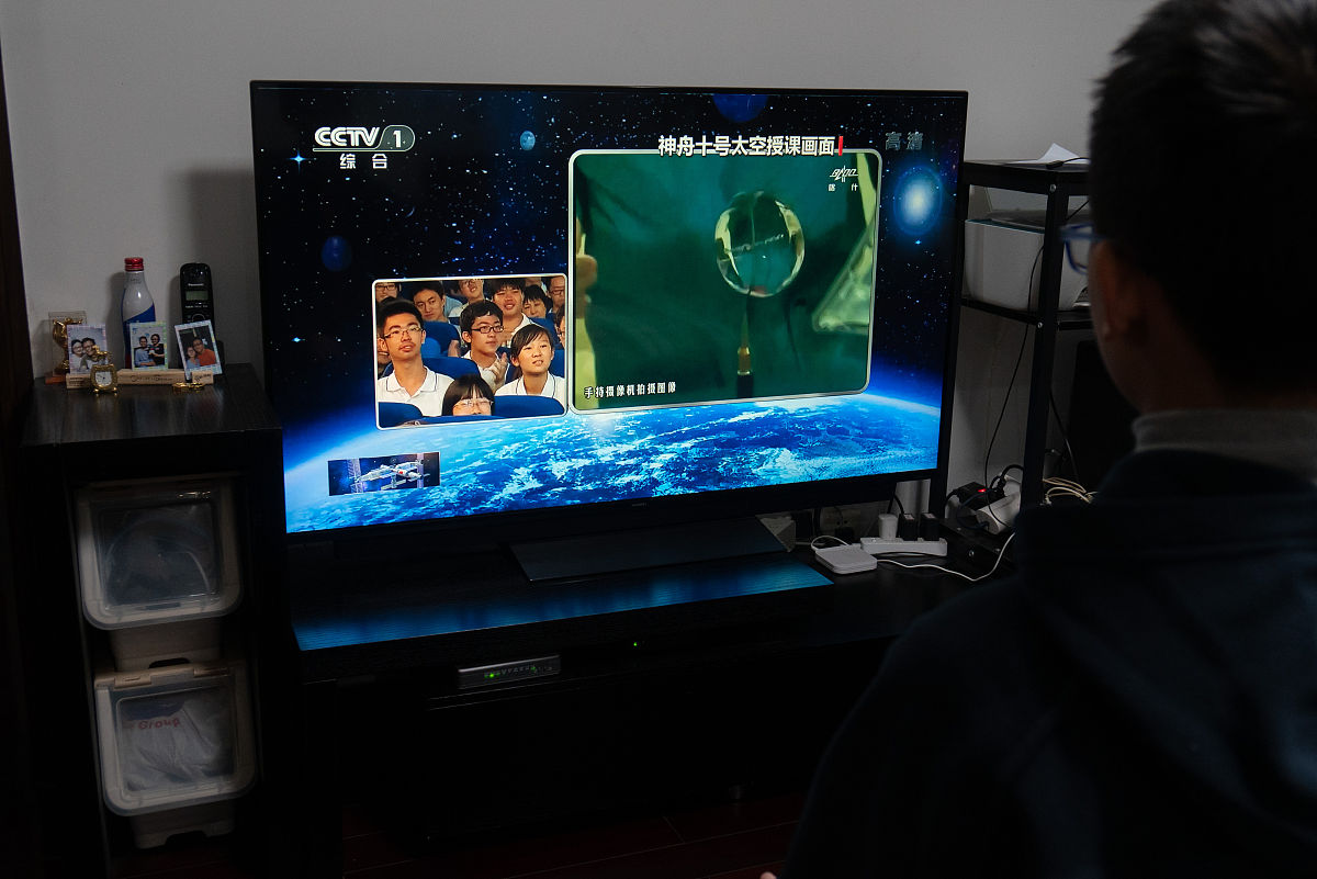 144Hz vs 165Hz 屏幕：电竞玩家的终极选择？