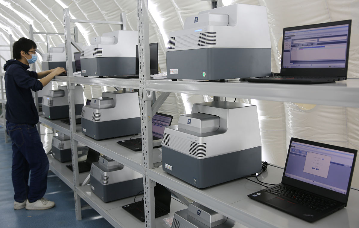 临床或科研中使用的新型免疫检测技术并说明检测原理及其在临床或科研中的应用。