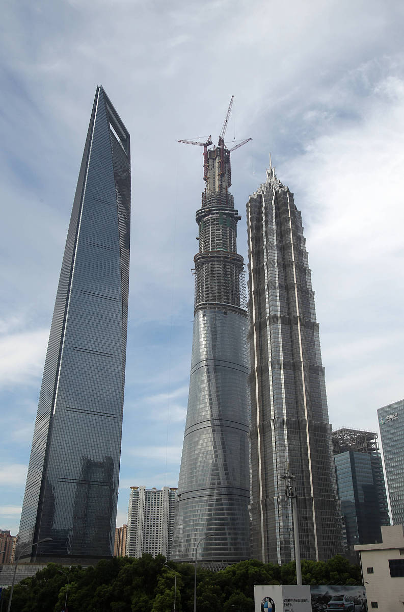 上海中心大厦：钢结构建筑的典范