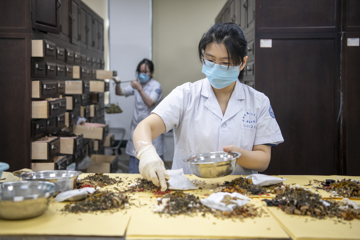 药娘：传统中医药理疗师的称呼和作用