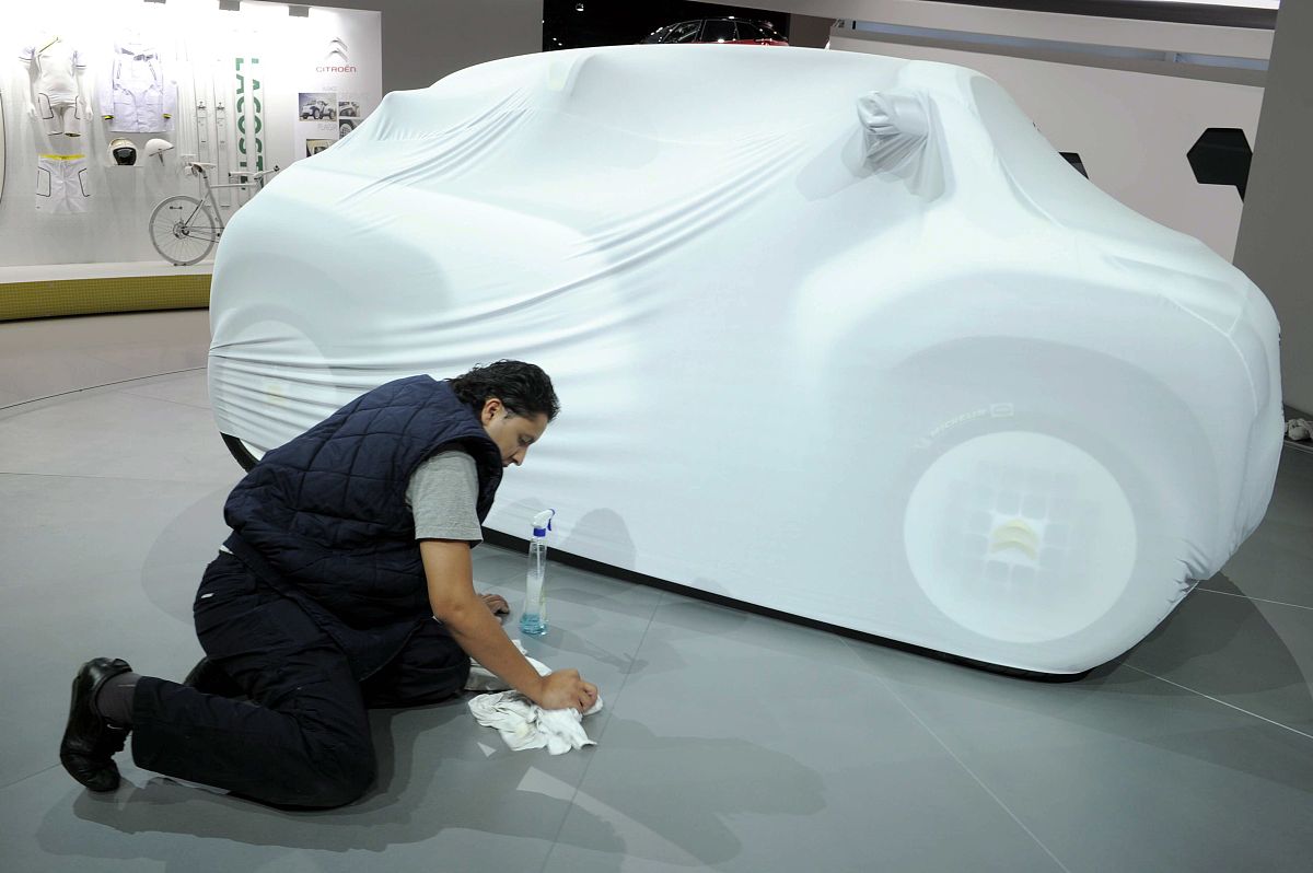 2010年10月1日,法国巴黎,2010年巴黎国际车展进入媒体日次日.㏄hotopq