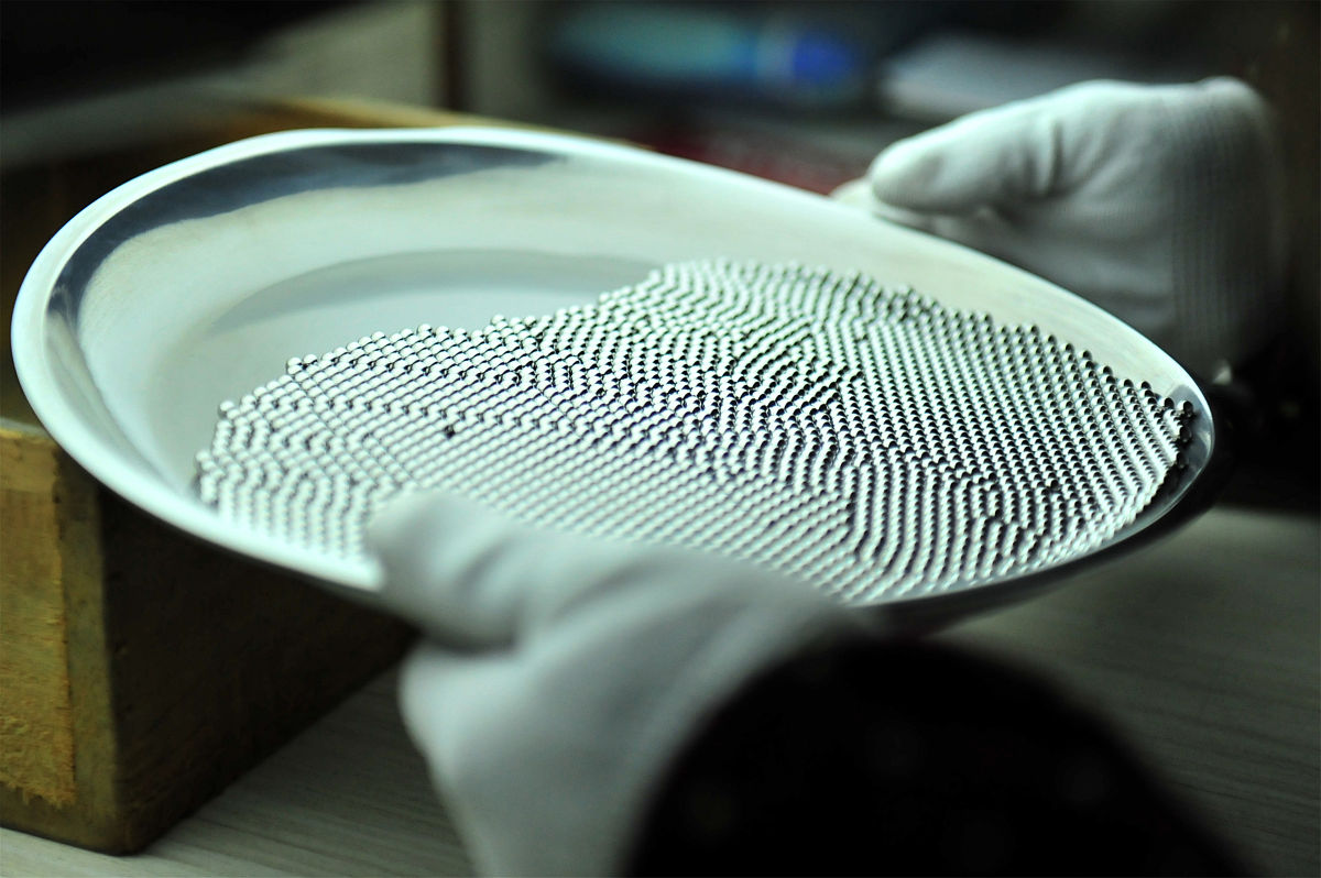 球轴承钢球分类：材质、性能与应用 - 完整指南