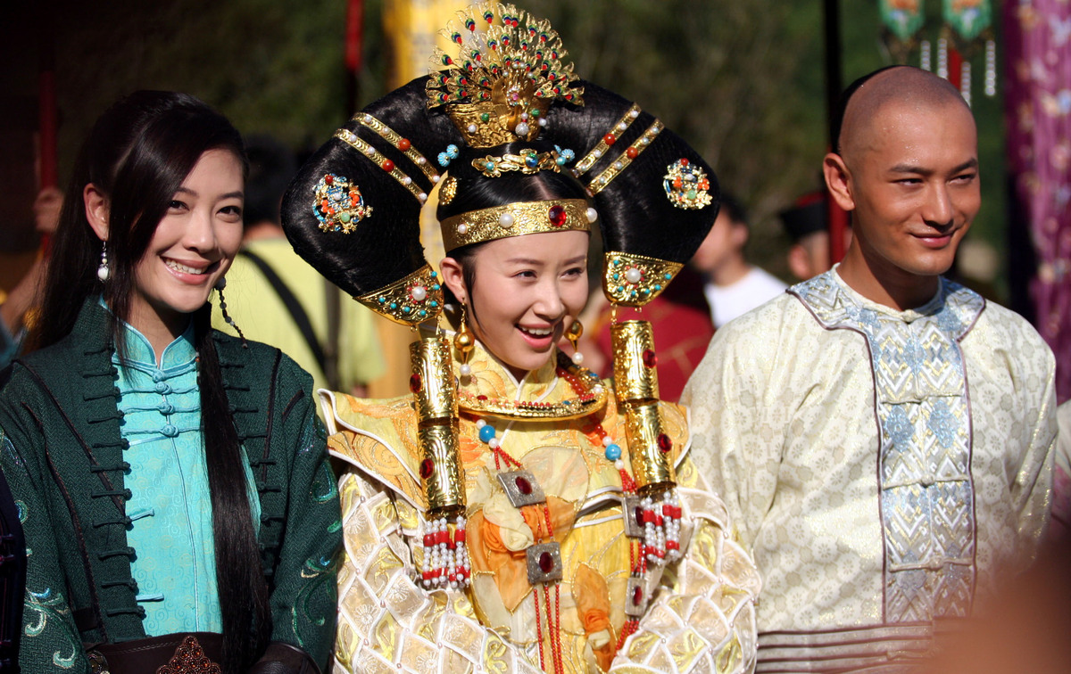 夫妻情深，独守空房：娘亲尸骨未寒，继母进门，我成皇后