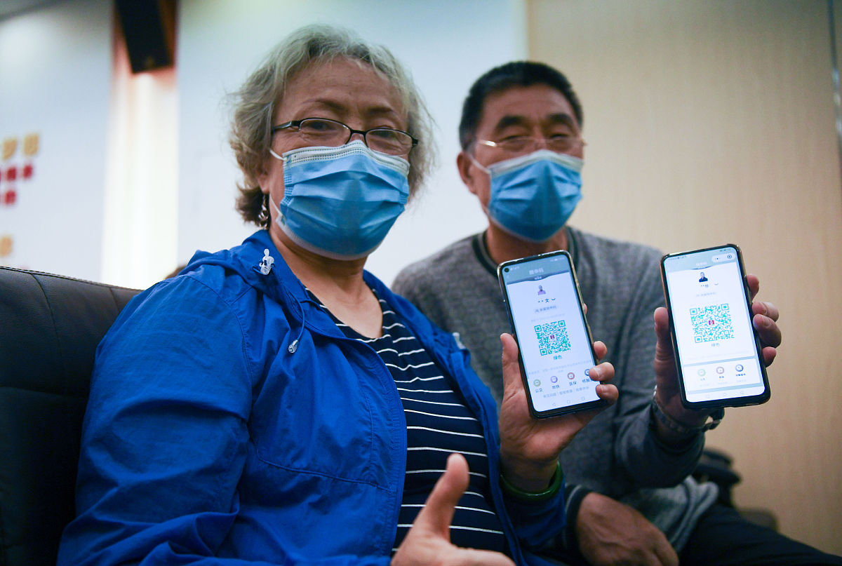 请帮我想一个方案一款智能监测老年人慢性病的智能手环如何进行线下推广、线下营销策略