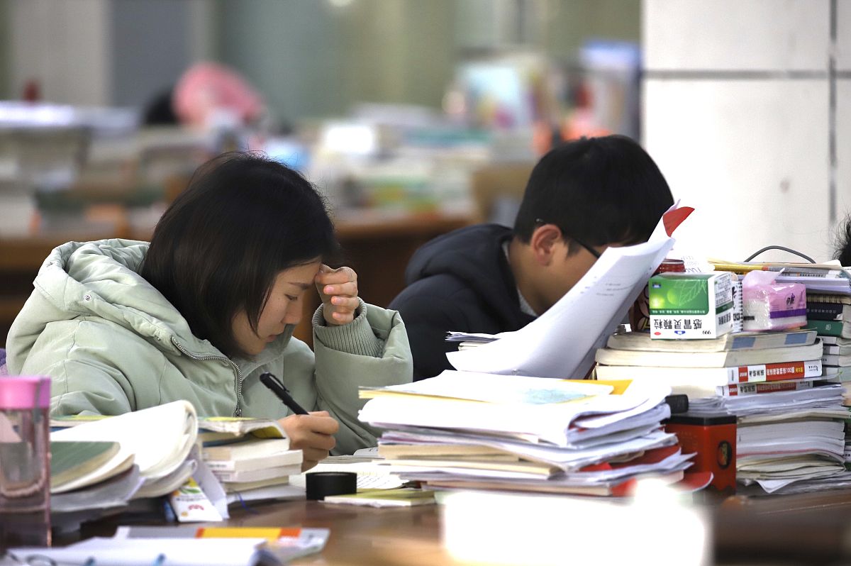 大学生开学前必备指南：七大常见难题及应对策略