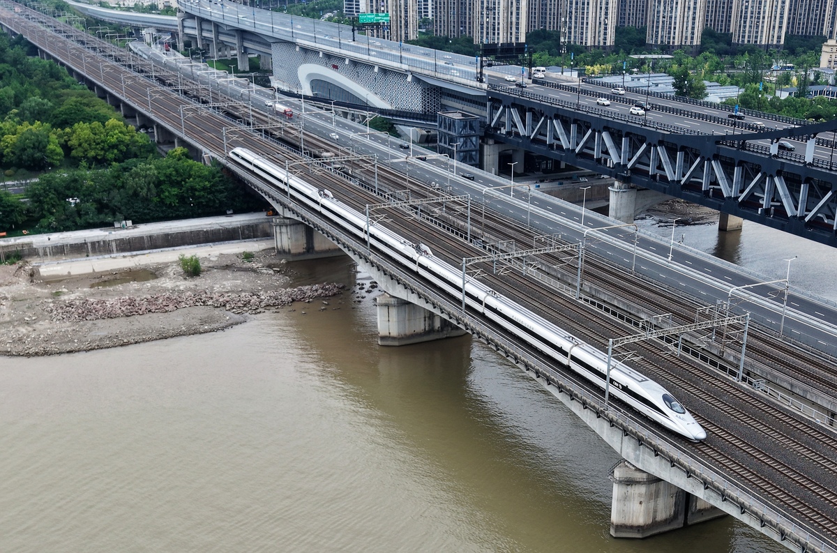 成都学高铁就业怎样呢用发散性