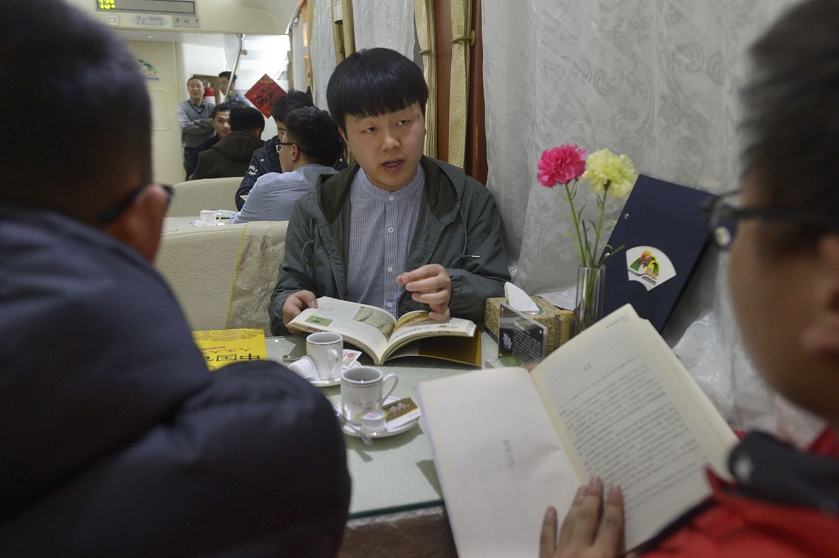 大学生读书心得分享：'阅读小站'，一起遇见更精彩的自己！