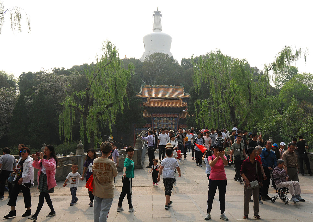 写一篇五一旅游必玩项目：推荐几个适合全家人一起玩的项目