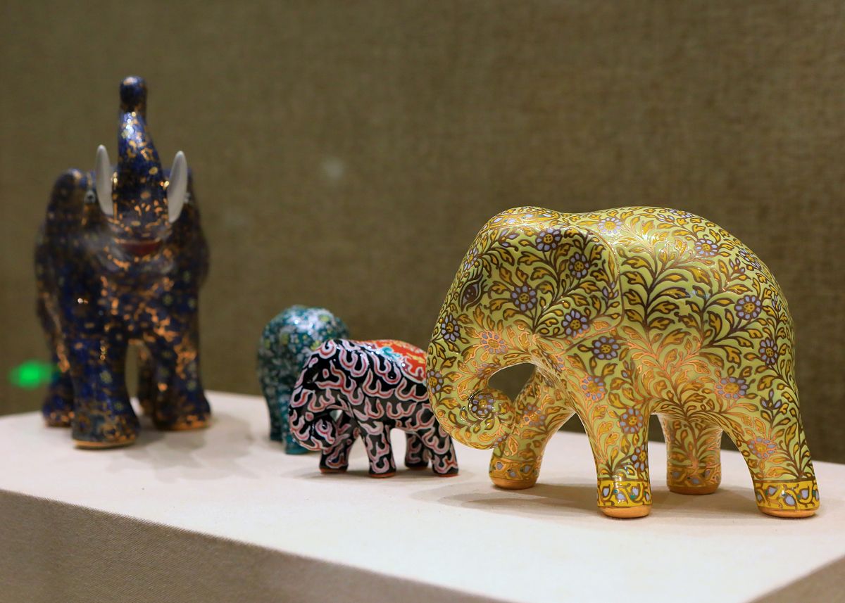 曼谷必买礼物推荐：从丝绸到珠宝，带回家的泰国风情