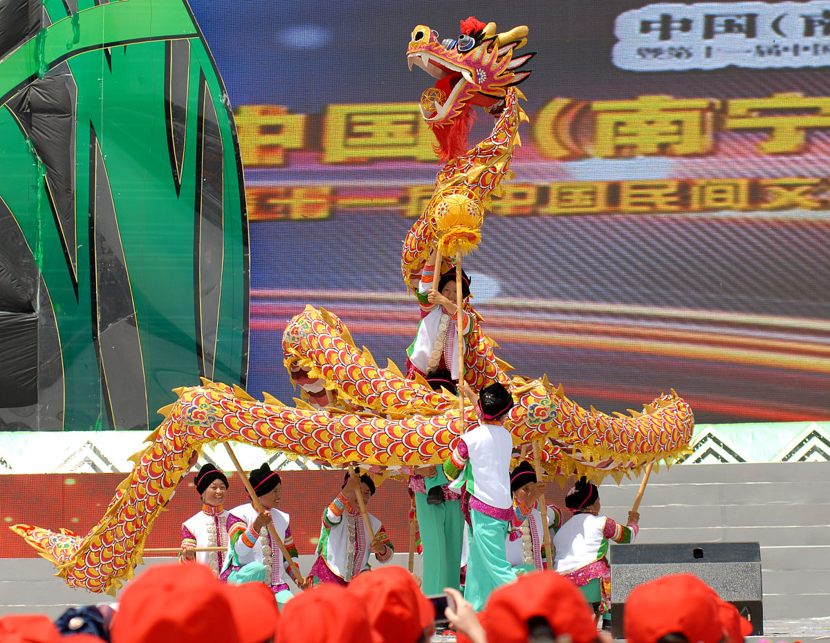 铜梁龙舞：中国传统文化瑰宝，祈福盛典中的灵动与威严