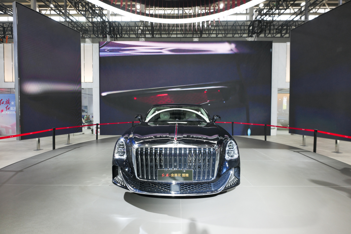 迈巴赫汽车的设计理念和创新技术有哪些？