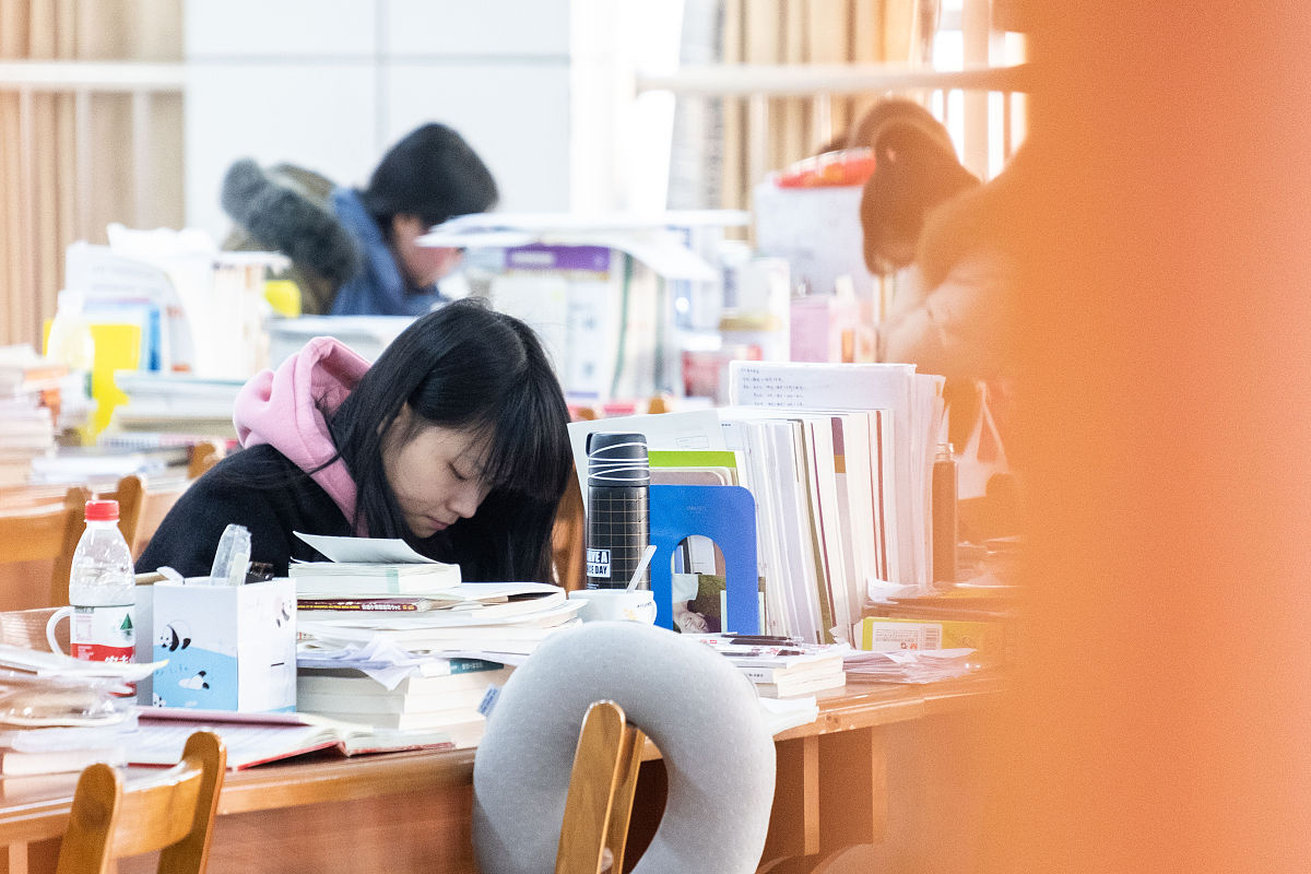 2023年湖北武汉大专学历然后自考本科然后考研这条路真这么好走？