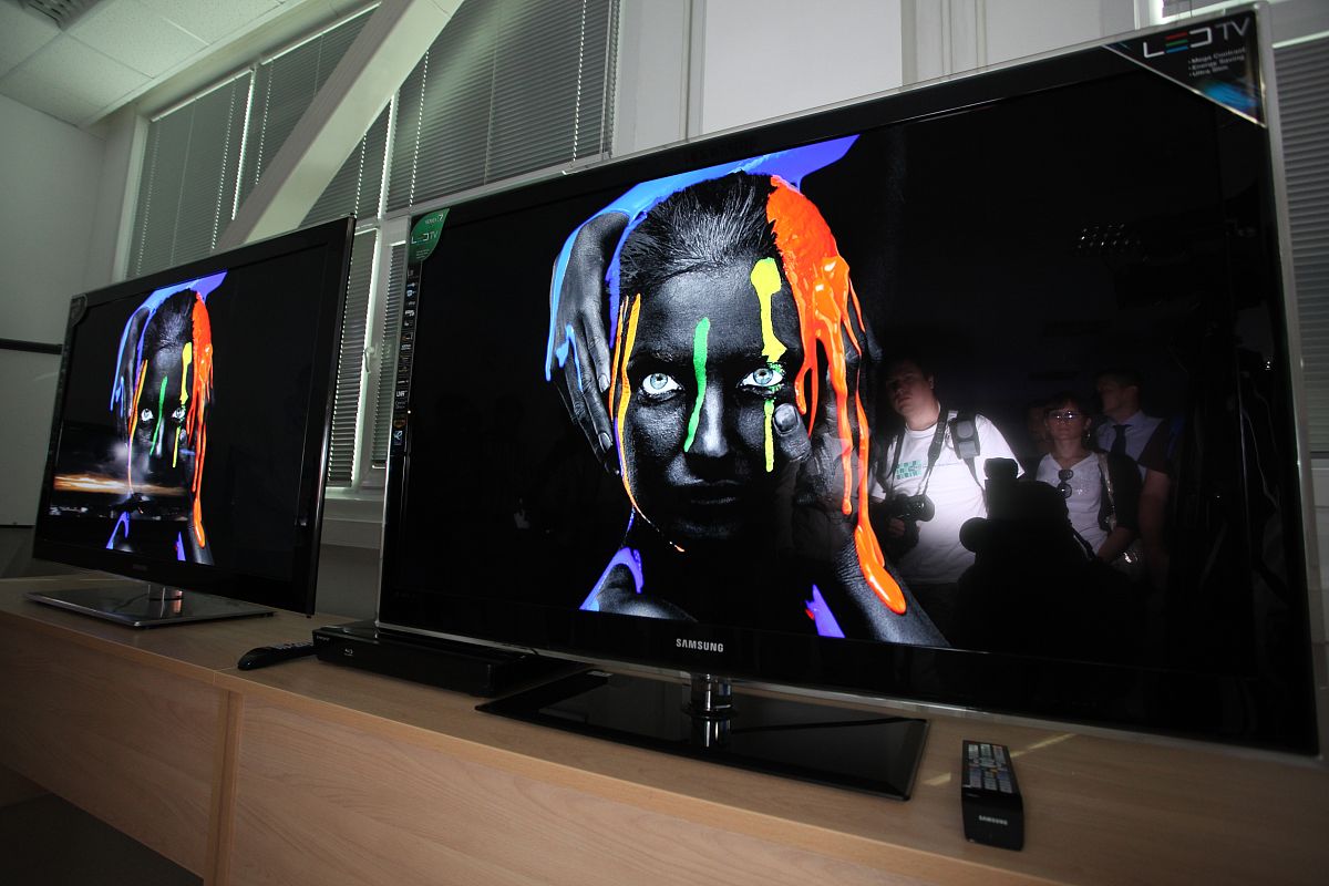 松下65寸液晶电视机什么型号是硬屏的