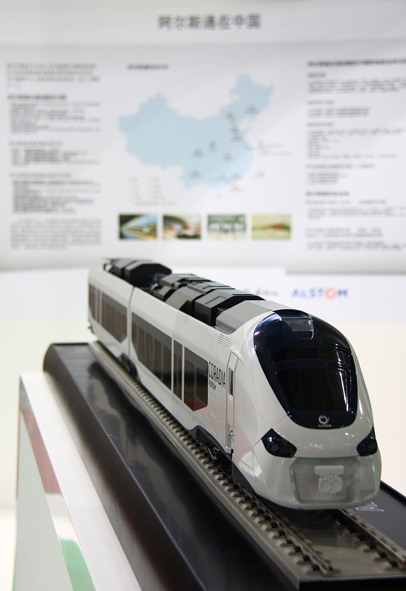 2020年重庆女生学铁路学校好找工作吗