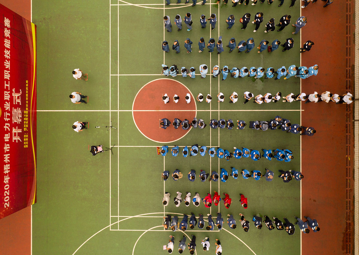 英灵神殿迷雾之地矮人打不打回答并拓展。