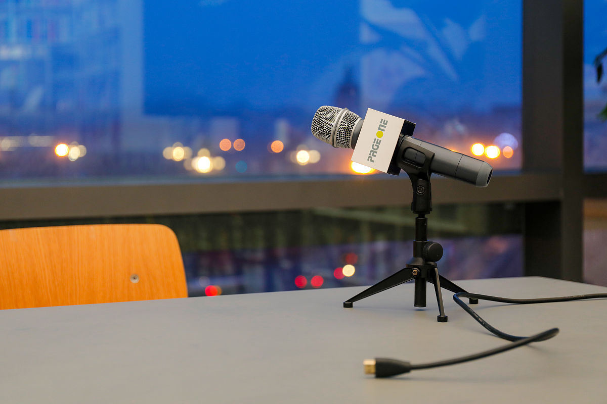 大学摄像课融入思政设计：录音、光与色彩的社会思考