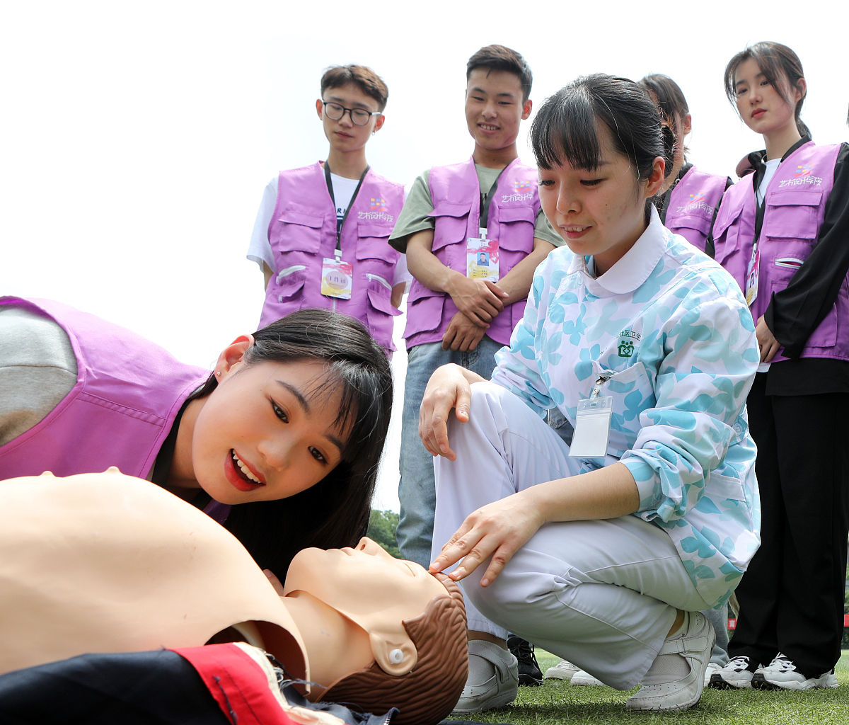 重庆卫校医学专业：课程设置、就业前景 - 培养未来医护人才