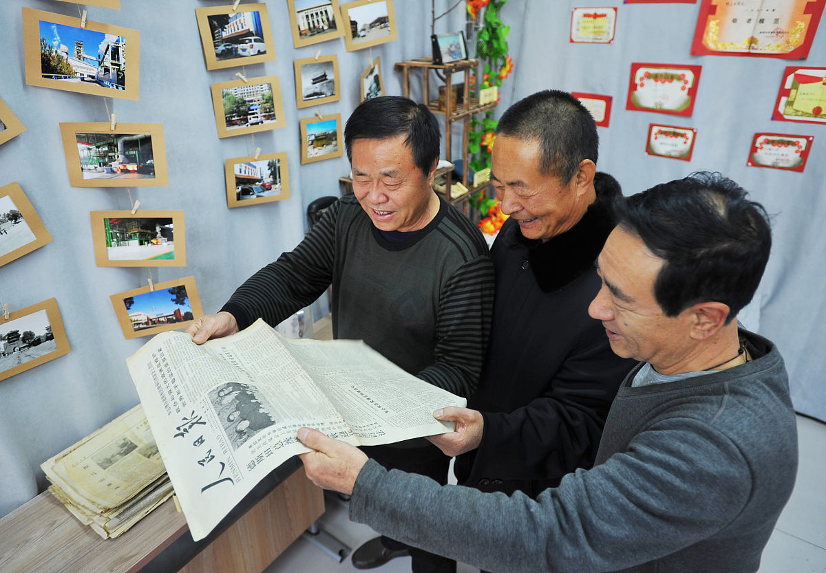 黄膺翰同志发展对象考察介绍人意见：工作认真、敢于创新、作风端正