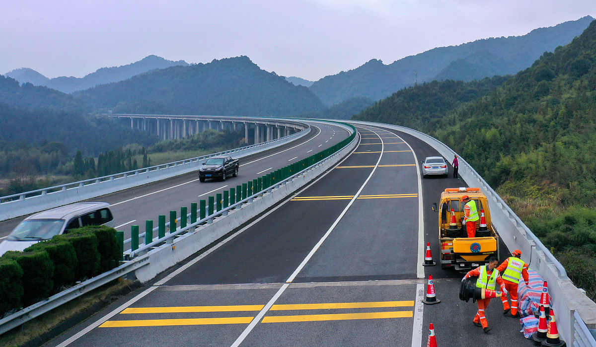 眉山交通职业技术学校招生专业：汽车维修、物流管理等