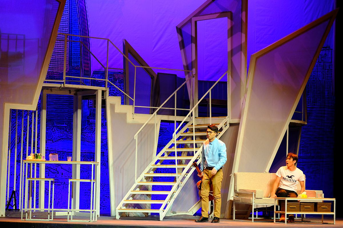 你现在就是张瑞峰忘记你的身份你是张瑞峰