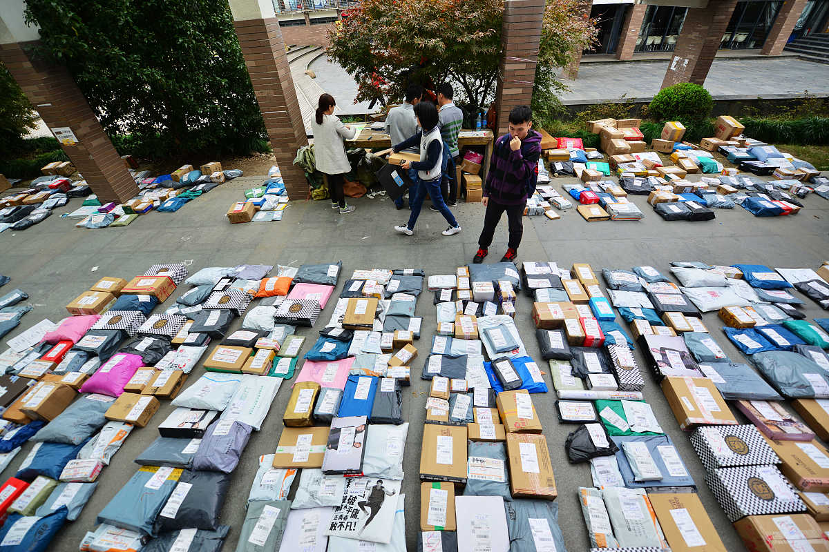 提出校园快递服务的研究不仅有利于校园环境的改善和服务质量的提升，文中提出了校园快递服务存在的主要问题。换个表达