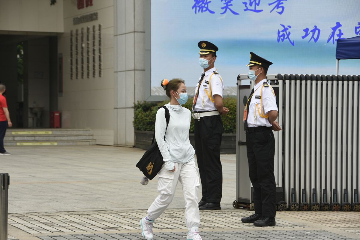 成都航空学校航空安检专业：学习内容及技能解析