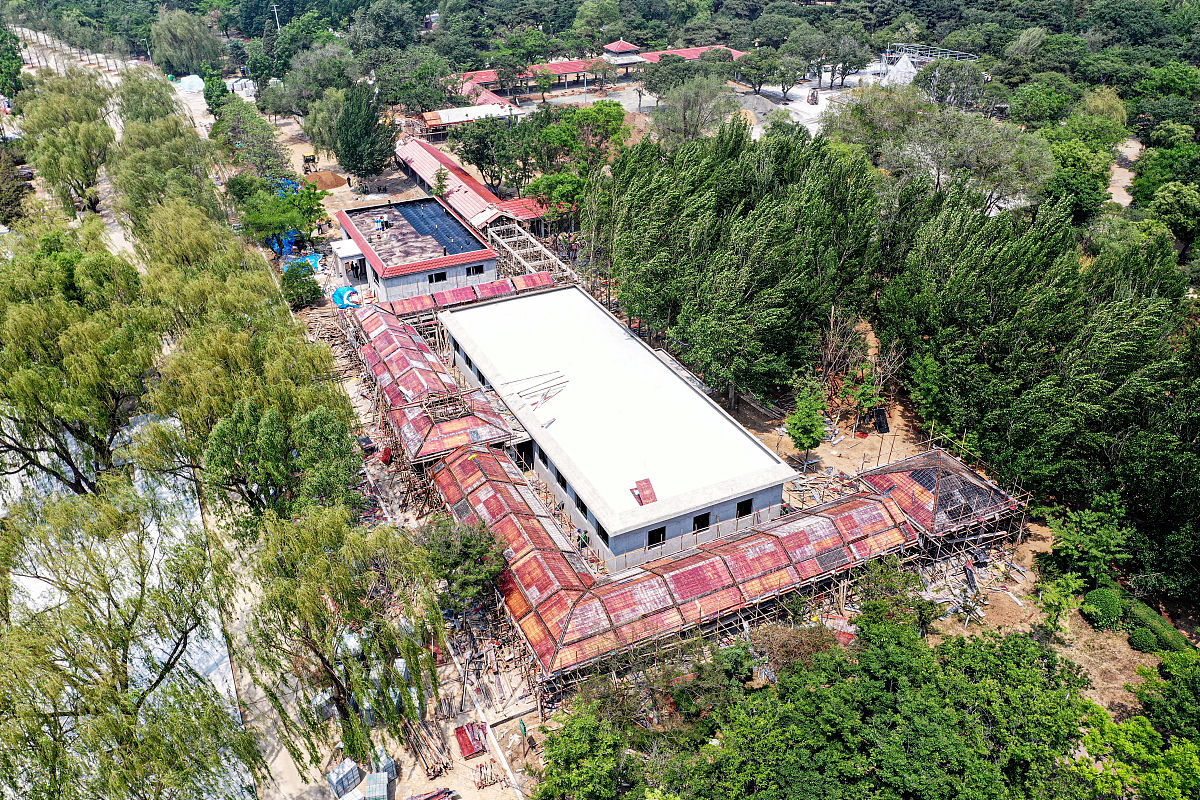 2021年5月22日,沈阳劳动公园升级改造正在加紧施工,预计七一竣工.